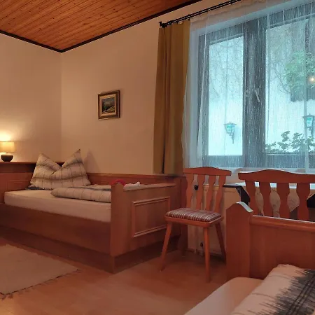 לינה וארוחת בוקר Welserhof 3*