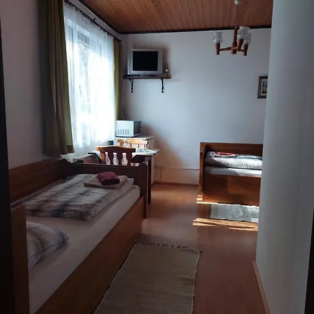 לינה וארוחת בוקר Welserhof 3*